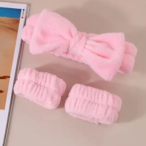 Headband & Wrist Towel Bands for facial cleansing routine!